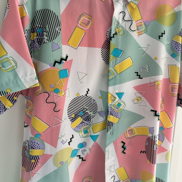 Colorful Geometric Short Sleeve Shirt - Picture 3 of 4